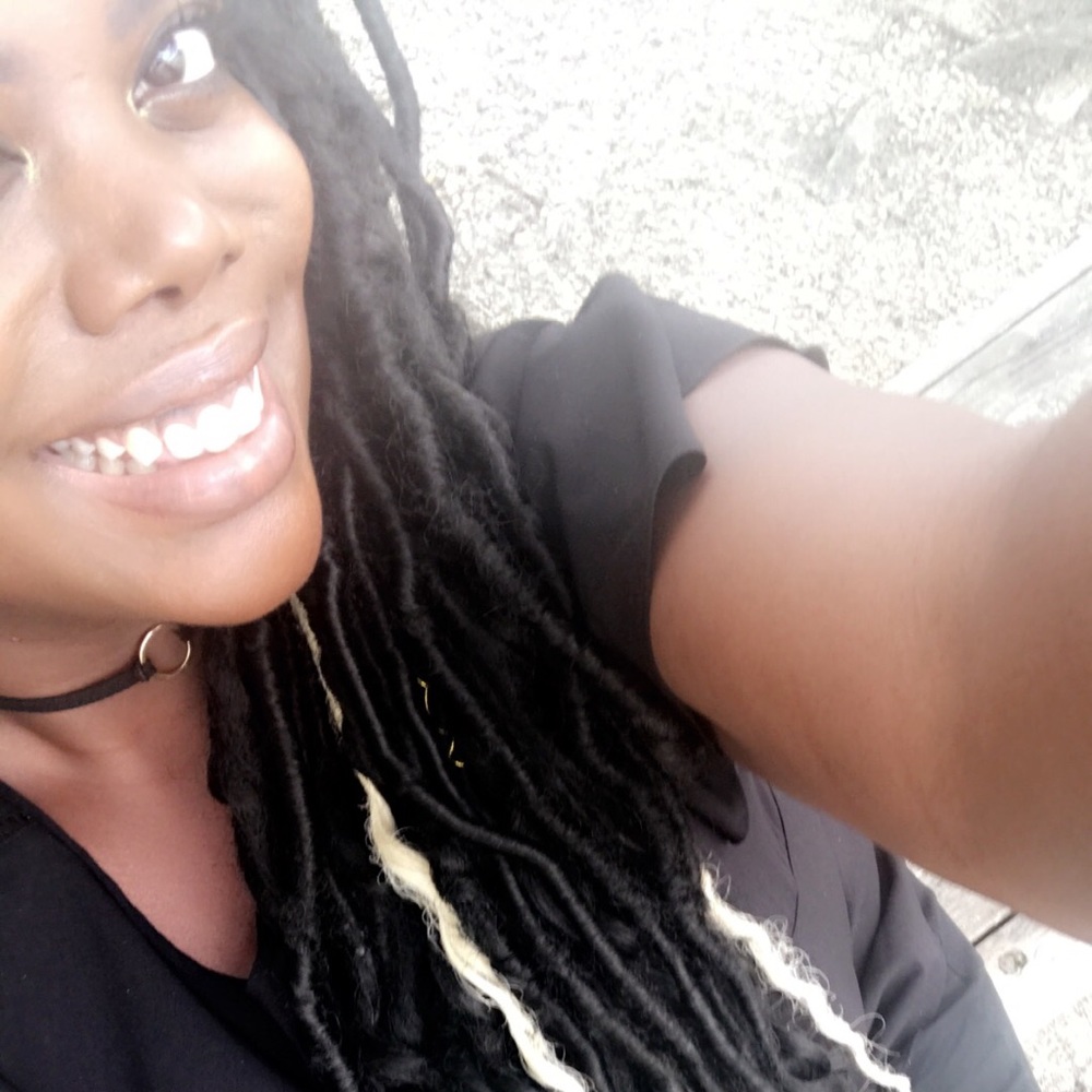 Meet your Posher, Aja